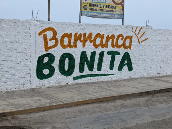 Barranca sur la côte Péruvienne